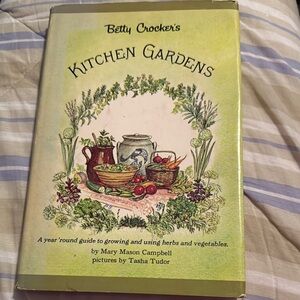 Betty Crocker Green Kitchen Cookbook